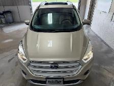2018 Ford Escape SEL / AWD / Heated Leather / Roof / Nav / Cam - Photo 32