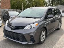 2019 Toyota Sienna L - Photo 2