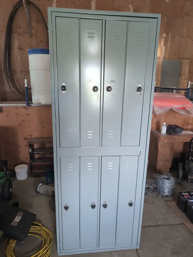 LOCKER UNIT