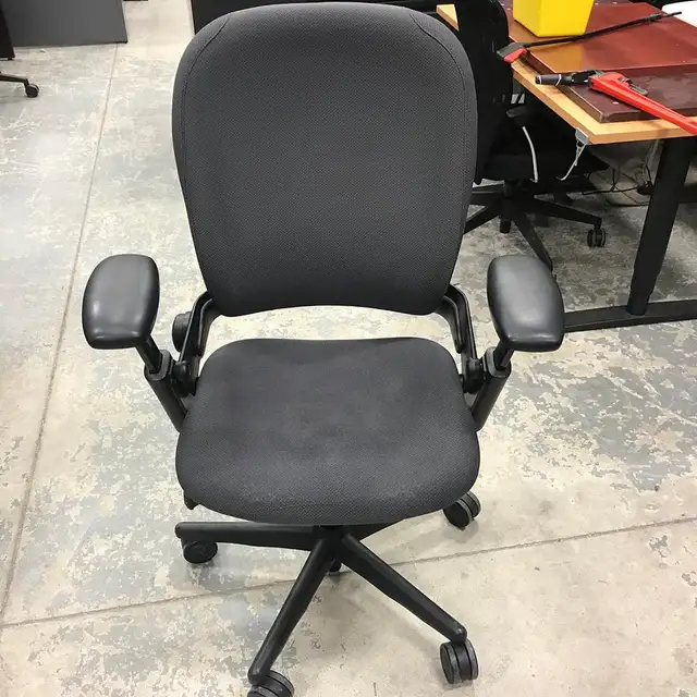 Best Quality Used Chairs for Sale !