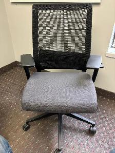Used Chairs for Sale - Ufficio Furniture - Call Us Now! - Photo 8