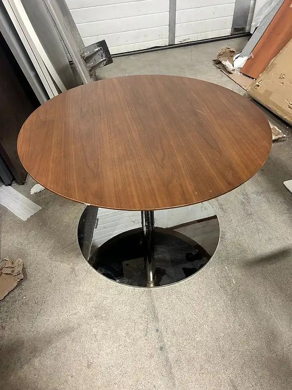 Best Quality Used Tables for Sale from Ufficio Furniture!