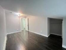 Amazing Downtown 3Bedrooms 2 Baths Apartment - Photo 10