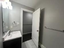 Amazing Downtown 3Bedrooms 2 Baths Apartment - Photo 11