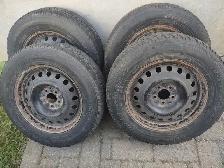 235-65R17x4 pneus hiver sur jantes Nissan Rogue 2023. - Photo 5