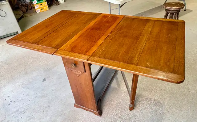 Antique Oak Wood Drop-Leaf Gate-Leg Table  (w Storage Drawers)