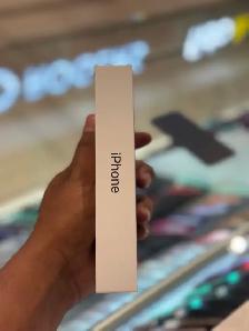 iPhone 18 Pro 256GB Black - Brand New Sealed - Photo 2
