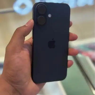 Apple iPhone 16 - Black
