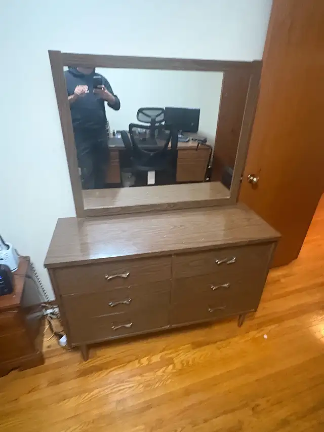 Free delivery used antique Wooden Dresser with Mirror
