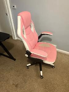 Free delivery used Velocity 24' Ergonomic Gaming Chair - Photo 2