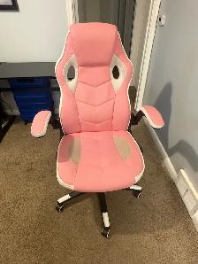 Free delivery used Velocity 24' Ergonomic Gaming Chair - Photo 3