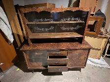 Free delivery antique Vintage Mid-Century Walnut China Cabinet - Photo 3