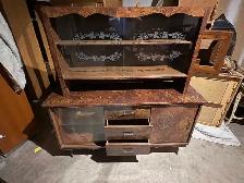 Free delivery antique Vintage Mid-Century Walnut China Cabinet - Photo 6