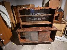Free delivery antique Vintage Mid-Century Walnut China Cabinet - Photo 7