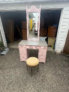 Free delivery Vintage 1972 Daveluyville Vanity  with  Stool - Photo 3
