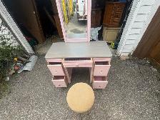 Free delivery Vintage 1972 Daveluyville Vanity  with  Stool - Photo 10
