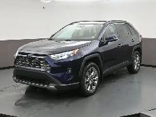 2024 Toyota RAV4 LIMITED AWD | APPLE CARPLAY | KEYLESS ENTRY | A - Photo 3