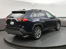 2024 Toyota RAV4 LIMITED AWD | APPLE CARPLAY | KEYLESS ENTRY | A - Photo 38