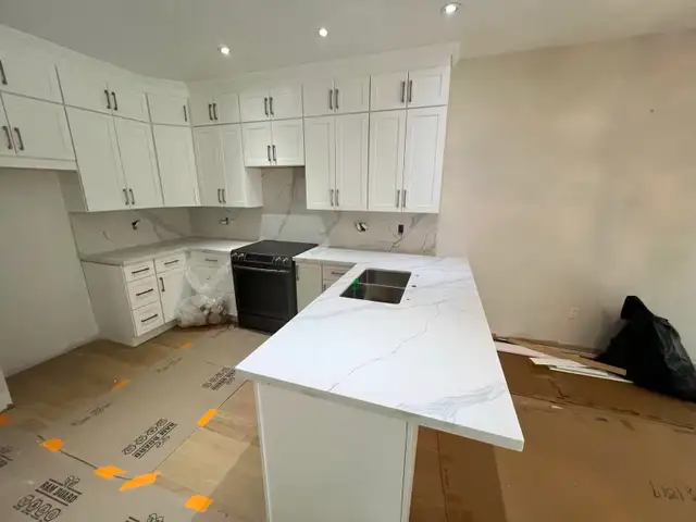 Modular Kitchen Cabinets | Quartz Tops