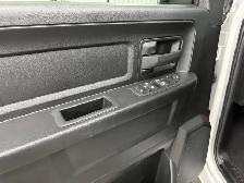 RAM 1500 Classic Express Quad Cab 4x4 2020 à vendre - Photo 9