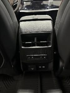 Jeep Wagoneer S Launch Edition AWD 2024 100% Électrique 600HP 8 - Photo 19