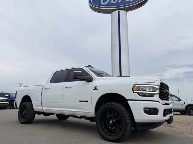 2024 RAM 3500 Laramie / NIGHT EDITION! / LOW KM! / LOADED! / 6.7