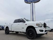 2024 RAM 3500 Laramie / NIGHT EDITION! / LOW KM! / LOADED! / 6.7