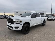 2024 RAM 3500 Laramie / NIGHT EDITION! / LOW KM! / LOADED! / 6.7 - Photo 6