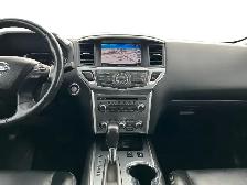 2019 Nissan Pathfinder SL Premium / 4x4 - Photo 13