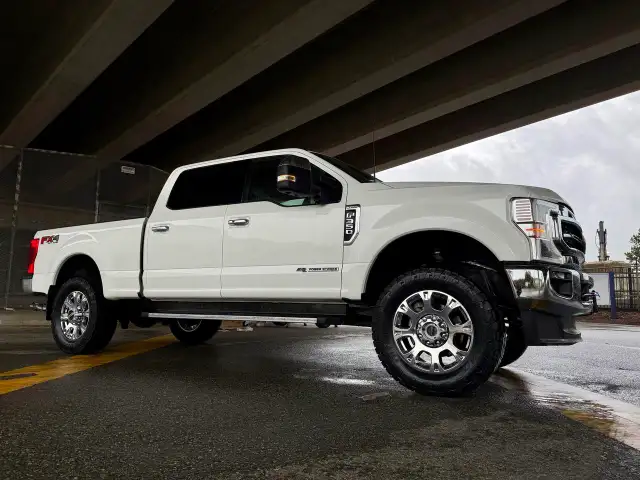 2021 Ford SUPER DUTY F-350 SRW LARIAT ULIMATE FX4 DIESEL NAV SUN