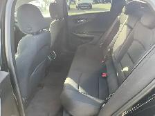2018 Chevrolet Malibu LT/ ACCIDENT-FREE/ LOCAL TRADE/ BLUETOOTH/ - Photo 9
