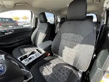 2023 Ford Edge SEL AWD/ LOW KMS/ ACCIDENT-FREE/ HEATED SEATS/ RE - Photo 9