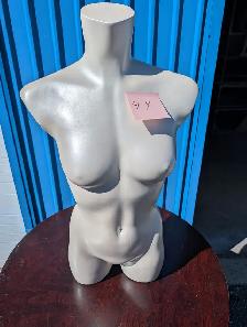 ★★★ TORSES DE MANNEQUINS ET PRÉSENTOIRS DE BOUTIQUE PAS CHER ★★★