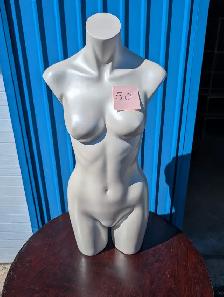 ★★★ TORSES DE MANNEQUINS ET PRÉSENTOIRS DE MAGASIN PAS CHER ★★★