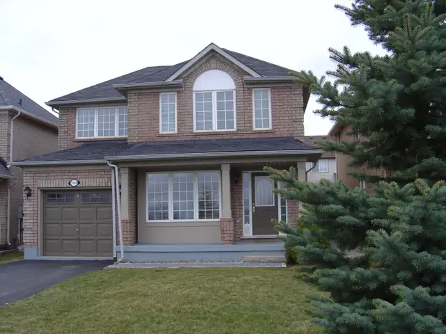 Detached house with 4 bedrm   3.5 bathrm   4 parking in Oakville