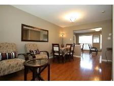 Detached house with 4 bedrm   3.5 bathrm   4 parking in Oakville - Photo 5
