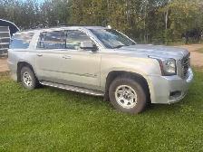 Yukon XL - Photo 2