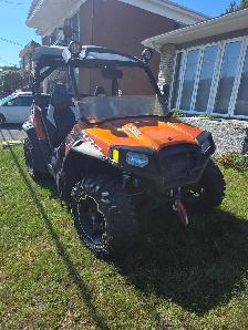 Side-by-Side polaris RZR 800cc 4X4