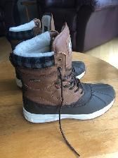 Women's winter boots size 9 - brand new - Photo 2