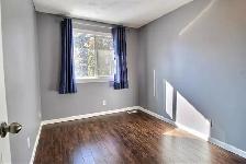 3-BEDROOM TOWNHOUSE   PRIVATE FENCED YARD – BANNERMAN - Photo 7