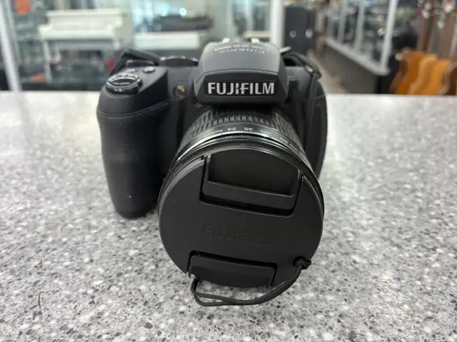 Fujifilm HS25 EXR 16 MP Digital Camera