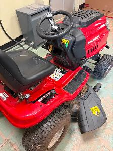 Troy-Bilt Lawn Tractor - Photo 2