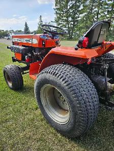 Tractor for sale - Photo 4