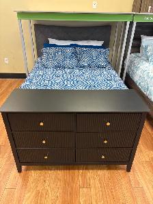 Queen Bedroom with Dresser - Photo 2
