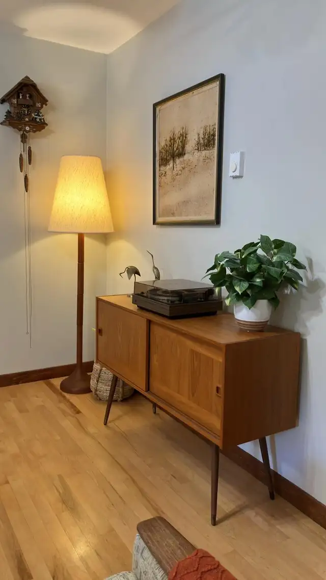 Mid century. TECK TEAK. Buffet, credenza, sideboard, vinyl recor