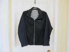 Ladies Columbia Rain Jacket with Hood, Size L in Women's - Tops