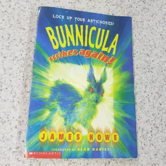 Bunnicula Strikes Again! by James Howe