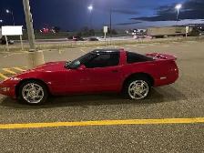 1990 Chevrolet Corvette.  $16,000  .  94,000 kms. - Photo 2