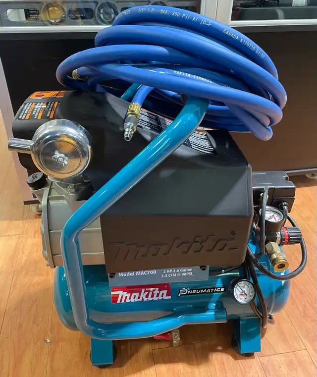 MAKITA MAC700 COMPRESSOR W/HOSE