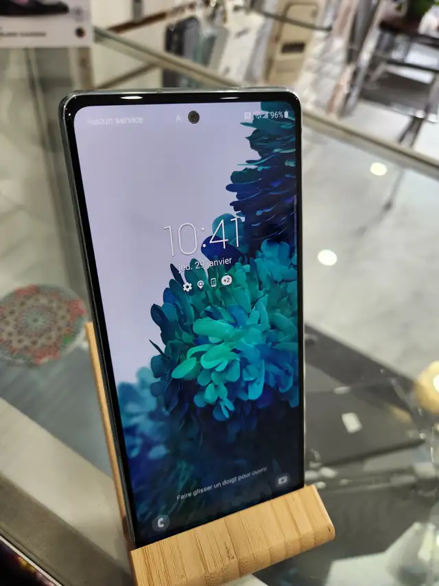 Samsung Galaxy S20 fe  – Débloqué –
